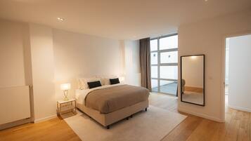 Luxury Penthouse, Garden Area | 3 bedrooms, premium bedding, iron/ironing board, free WiFi