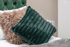 Pool - Cosy Studio with porch : Perfect for Two (London)