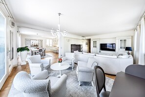 Living area - Luxury Lakefront Catullo with pool (Sirmione)