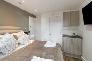1 bedroom, iron/ironing board, WiFi, bed sheets
