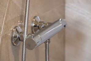 Hair dryer, towels, soap, toilet paper - The best City Studio Near public transport (London)