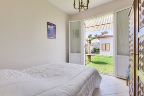 2 bedrooms, iron/ironing board