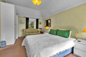 3 bedrooms, free WiFi, bed sheets