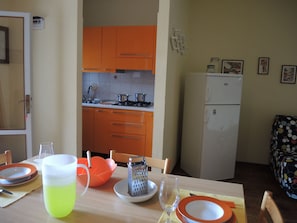 Apartment, 2 Bedrooms, Balcony, Garden View | Interior