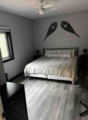 5 bedrooms, free WiFi, bed sheets
