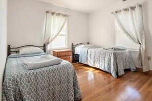 3 habitaciones, tabla de planchar con plancha y wifi gratis 