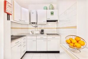 冰箱、微波炉、炉灶、茶具/咖啡用具