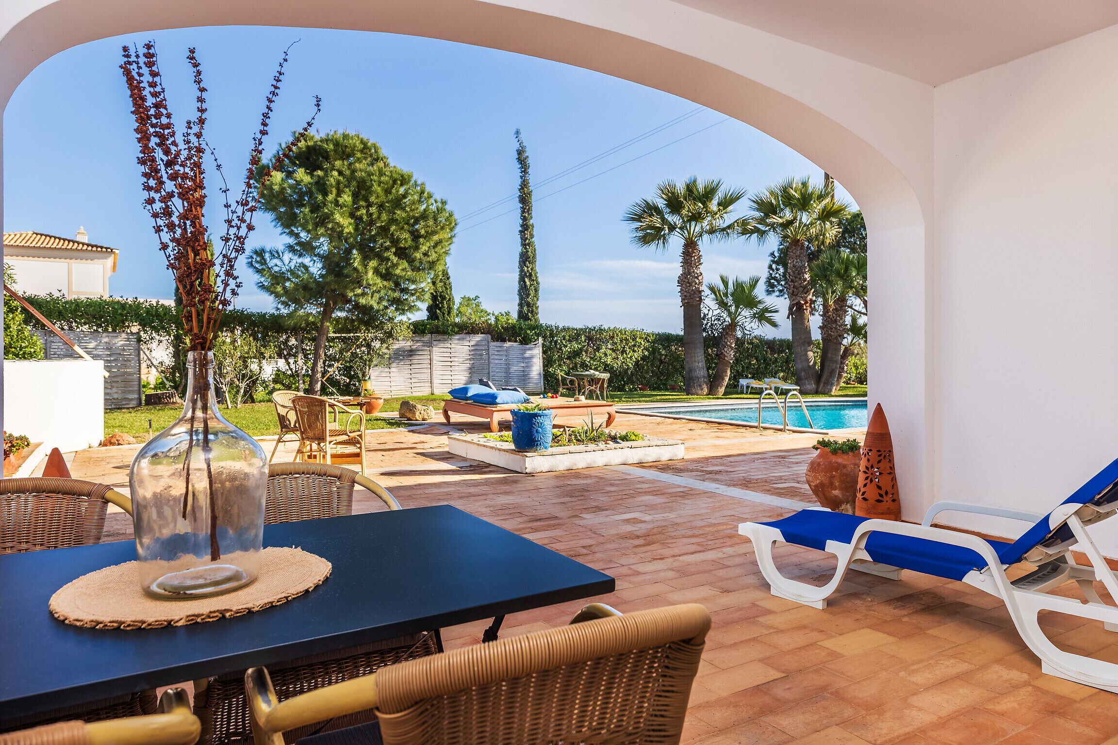 屋外ダイニングエリア