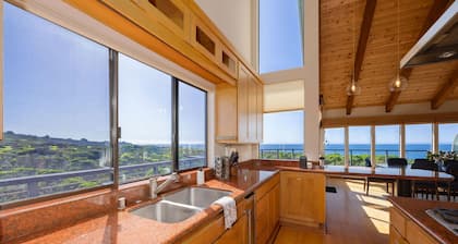 Unmatched Ocean, Beach, and Mountain Views – Family-Friendly Retreat.