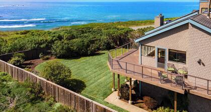Unmatched Ocean, Beach, and Mountain Views – Family-Friendly Retreat.