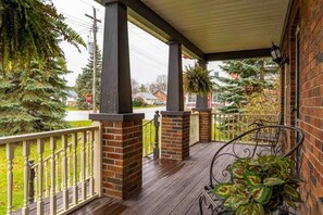 Terrace/patio - JJ’s small town country retreat (Badjeros)