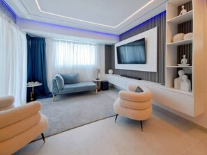 Apartment, 3 Bedrooms, Accessible, Balcony | Living area