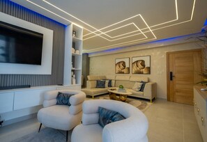 Apartment, 3 Schlafzimmer, barrierefrei, Balkon | Wohnbereich