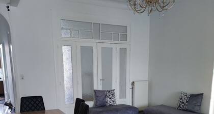 Room in Guest Room - Charming Room W Located in Brussels