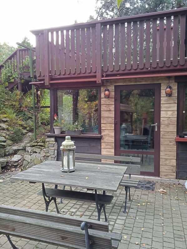 Cottage | Outdoor dining - Cottage in the Picturesque Beskid Maly Mountains (Porabka)