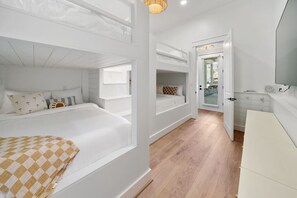 4 chambres, fer et planche à repasser, lit parapluie, Wi-Fi gratuit