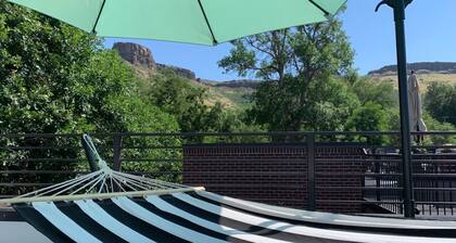 Golden Rooftop w/ MTN Views -Walk to DT Golden/School of Mines + Red Rocks Close