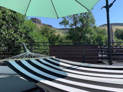 Golden Rooftop w/ MTN Views -Walk to DT Golden/School of Mines + Red Rocks Close