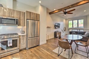 Mikrowelle, Ofen, Herdplatte, Geschirrspüler