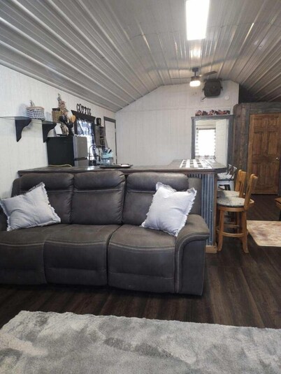 Rising Wolf Cabin
Glacier National Park
Centralized location for exploring