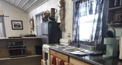 Rising Wolf Cabin
Glacier National Park
Centralized location for exploring