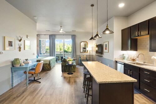 Golden Condo - Patio w/ MTN Views, Walk to DT Golden + School of Mines