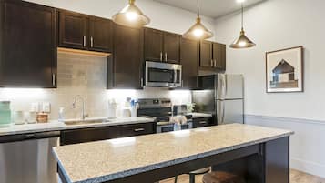 Fridge, microwave, oven, stovetop