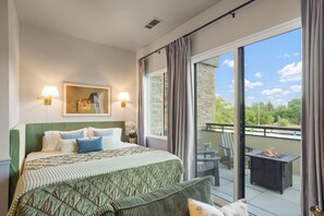 Iron/ironing board, free WiFi