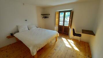 Room, 4 Bedrooms, Balcony, Garden View | 4 bedrooms