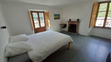 Chambre, 4 chambres, balcon, vue jardin