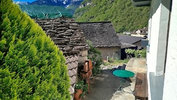 Room, 4 Bedrooms, Balcony, Garden View | Terrace/patio