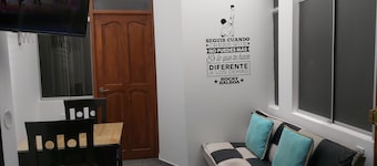 Apartamento en 1er Piso Accesible, Cuenta con 2 Habitaciones, 1 Baño