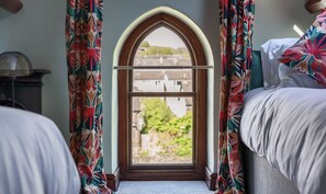 3 quartos, Wi-Fi de cortesia, roupa de cama