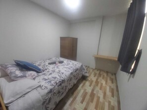3 chambres, fer et planche Ă repasser, Wi-Fi, draps fournis