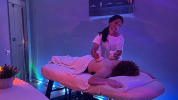 Massage dans la chambre