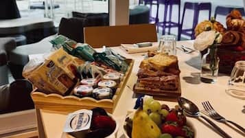 Desayuno buffet todos los días (EUR 15 por persona)