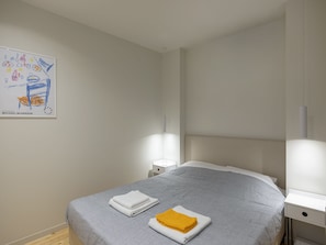 1 bedroom, WiFi, bed sheets