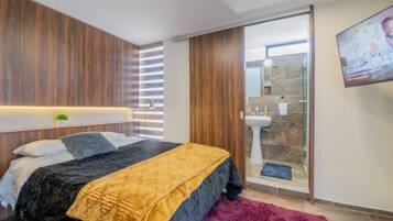 1 bedroom, desk, iron/ironing board, free WiFi