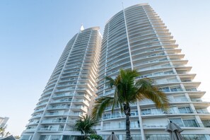 Exterior - Lujoso Depa al Pie de la Playa "Camino al Mar" (Mazatlán)