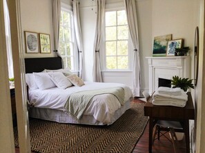 3 soverom, skrivebord, strykejern/-brett og wi-fi (inkludert)