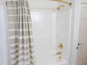 Hair dryer, towels - Beautiful Forsyth Park Charmer - Amazing Location! (Savannah)
