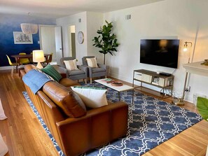 Smart TV y chimenea