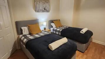 House | 3 bedrooms, free WiFi, bed sheets