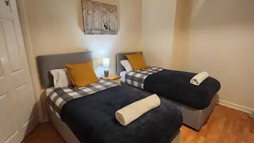 House | 3 bedrooms, free WiFi, bed sheets