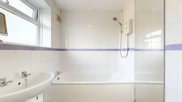 Apartment | Bathroom