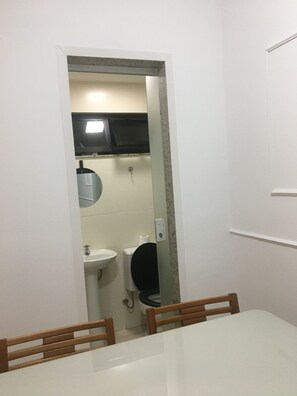 Shower - Aconchegante Apartamento Próximo à Praia, em Cabo Frio (Braga Cabo Frio)