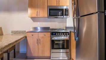 Suite, 1 habitación, vistas al jardín | Cocina privada