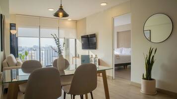 Apartamento, 2 quartos (911) | Sala de jantar