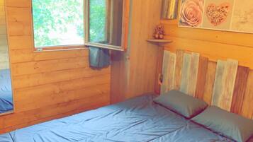 1 間睡房、熨斗/熨衫板、床單