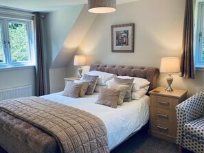 4 bedrooms, iron/ironing board, WiFi, bed sheets - Willow Lodge at Carberry Tower Estate
(Musselburgh)